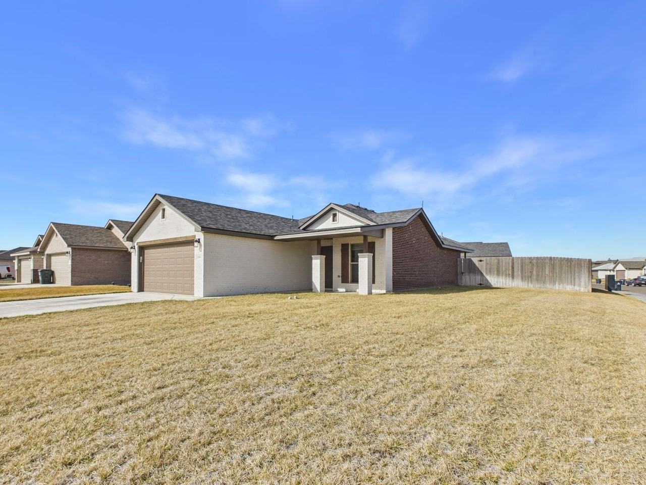 6900 Athens St - Photo 3 of 45