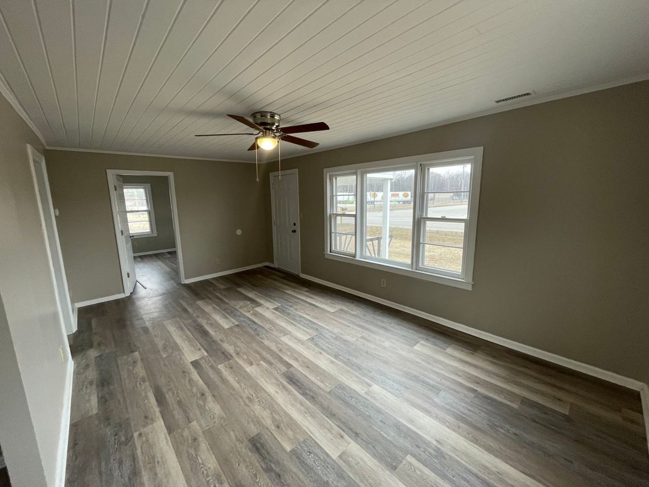 1929 Black Creek Rd Se - Photo 4 of 16