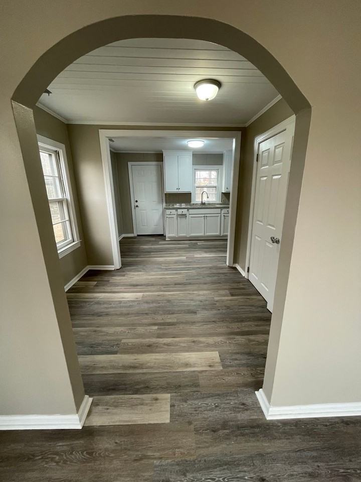 1929 Black Creek Rd Se - Photo 5 of 16