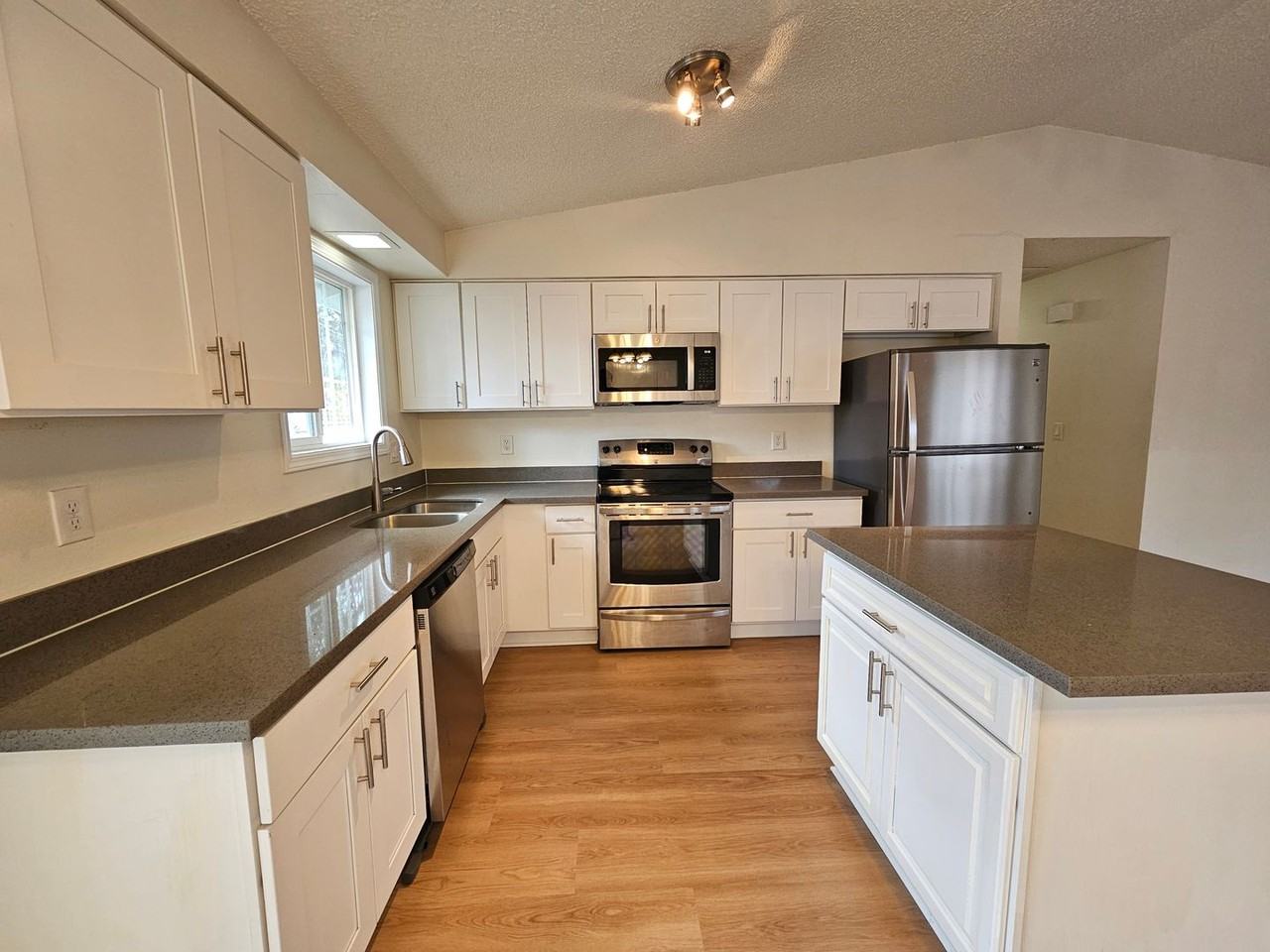 6625 Se 83rd Ave - Photo 7 of 36