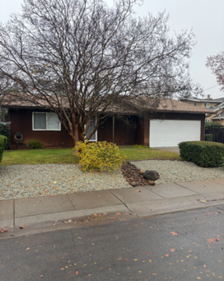 1759 Hooker Oak Ave - Photo 2 of 12