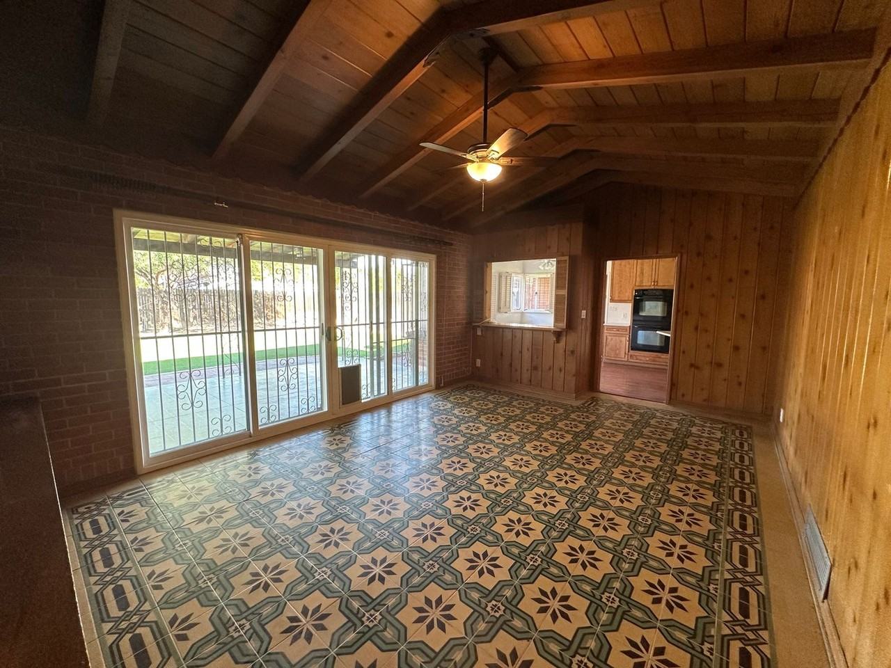 2233 E Seneca St - Photo 5 of 20