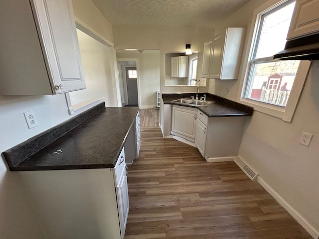 219 Oberlin Rd - Photo 4 of 15