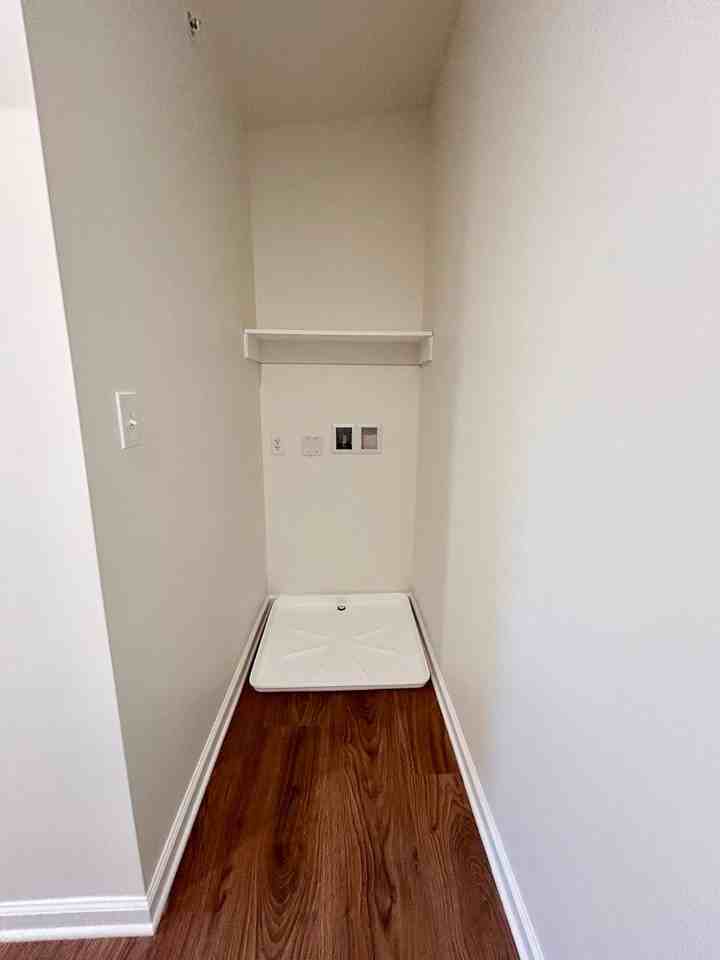 5 Locust St - Photo 2 of 8