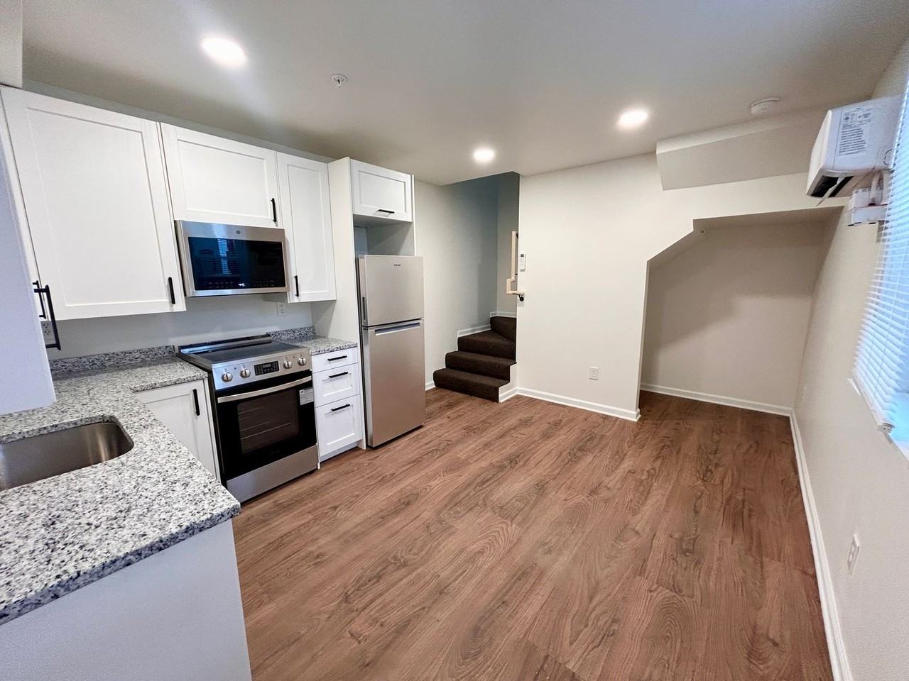 5 Locust St - Photo 7 of 8