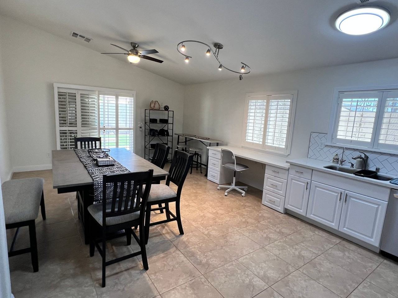 2420 Rocky Brook St - Photo 2 of 11