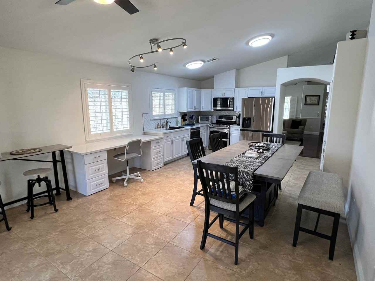 2420 Rocky Brook St - Photo 4 of 11