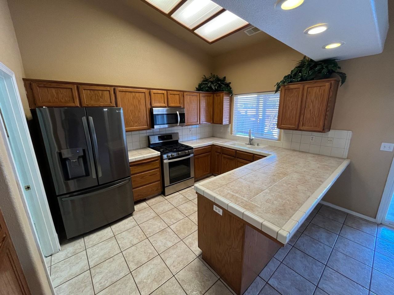 1672 W Julieann Ave - Photo 5 of 16