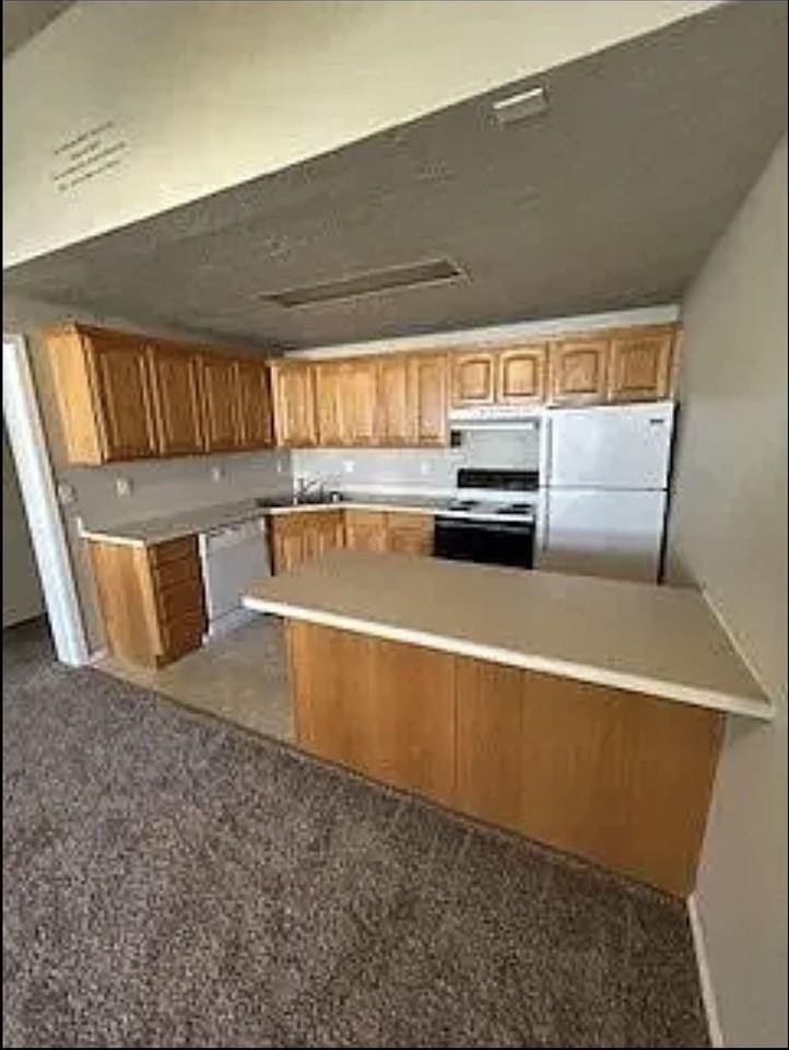 600 N 2450 E #403 - Photo 4 of 12