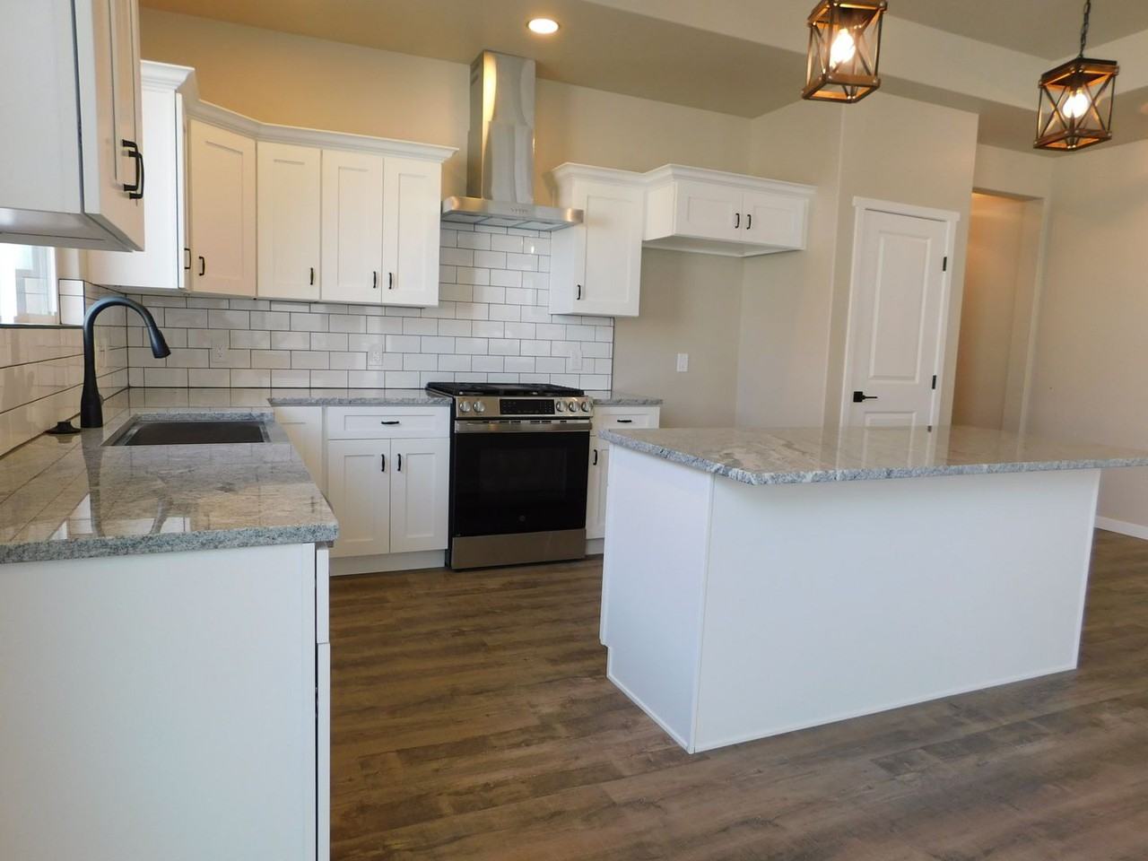 593 Treviso Ct - Photo 7 of 26