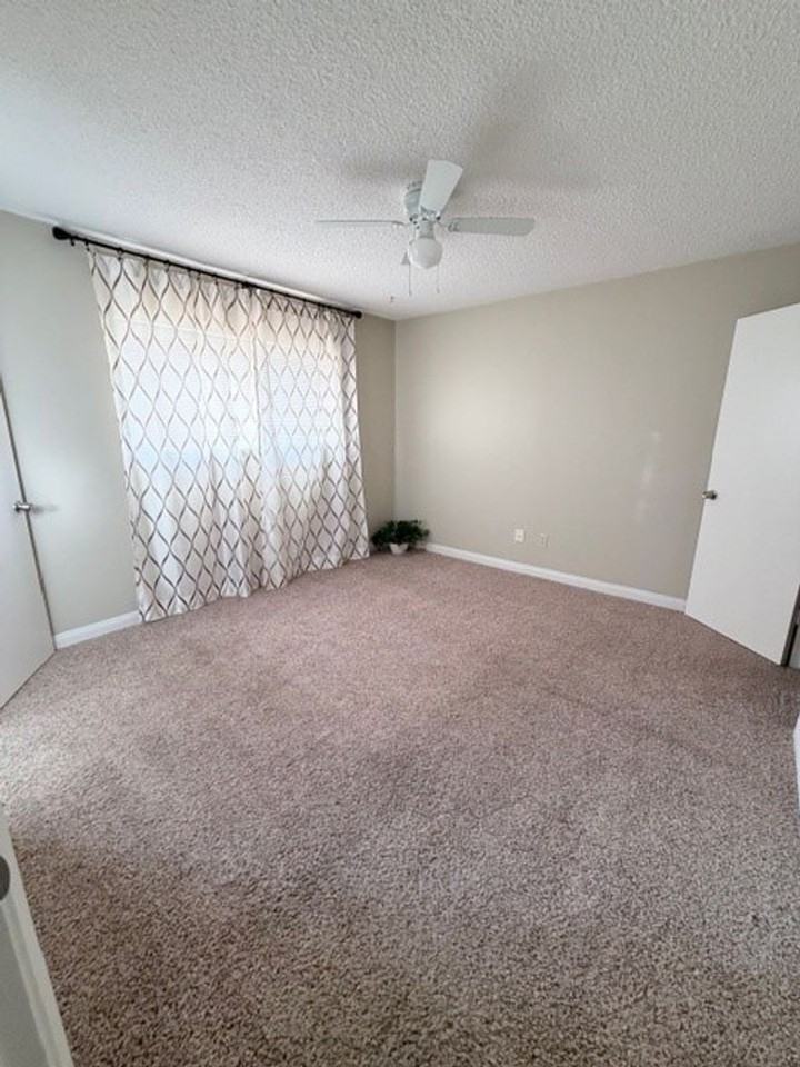 5212 Thyme Ln - Photo 4 of 9