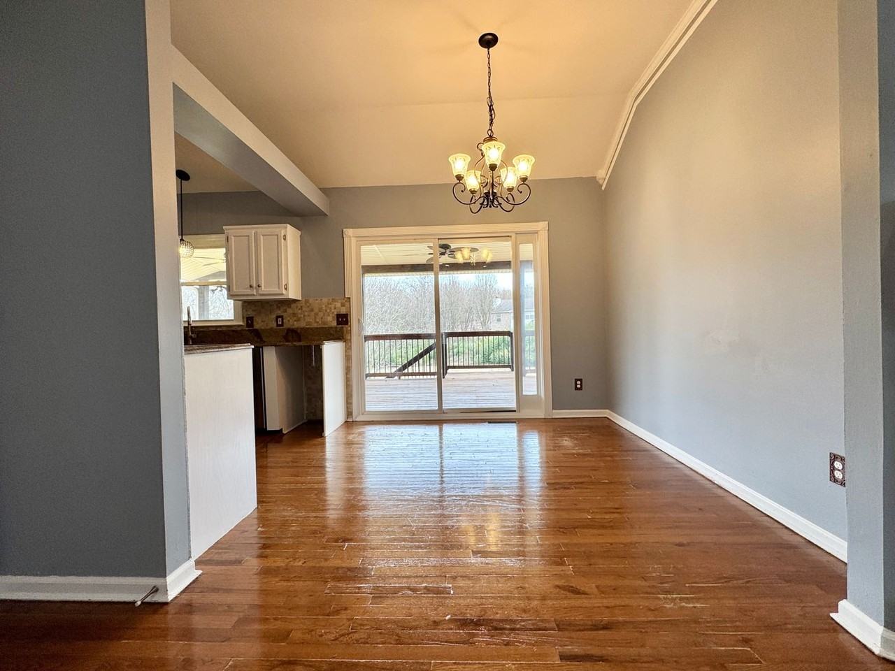 706 Kennington N - Photo 5 of 24