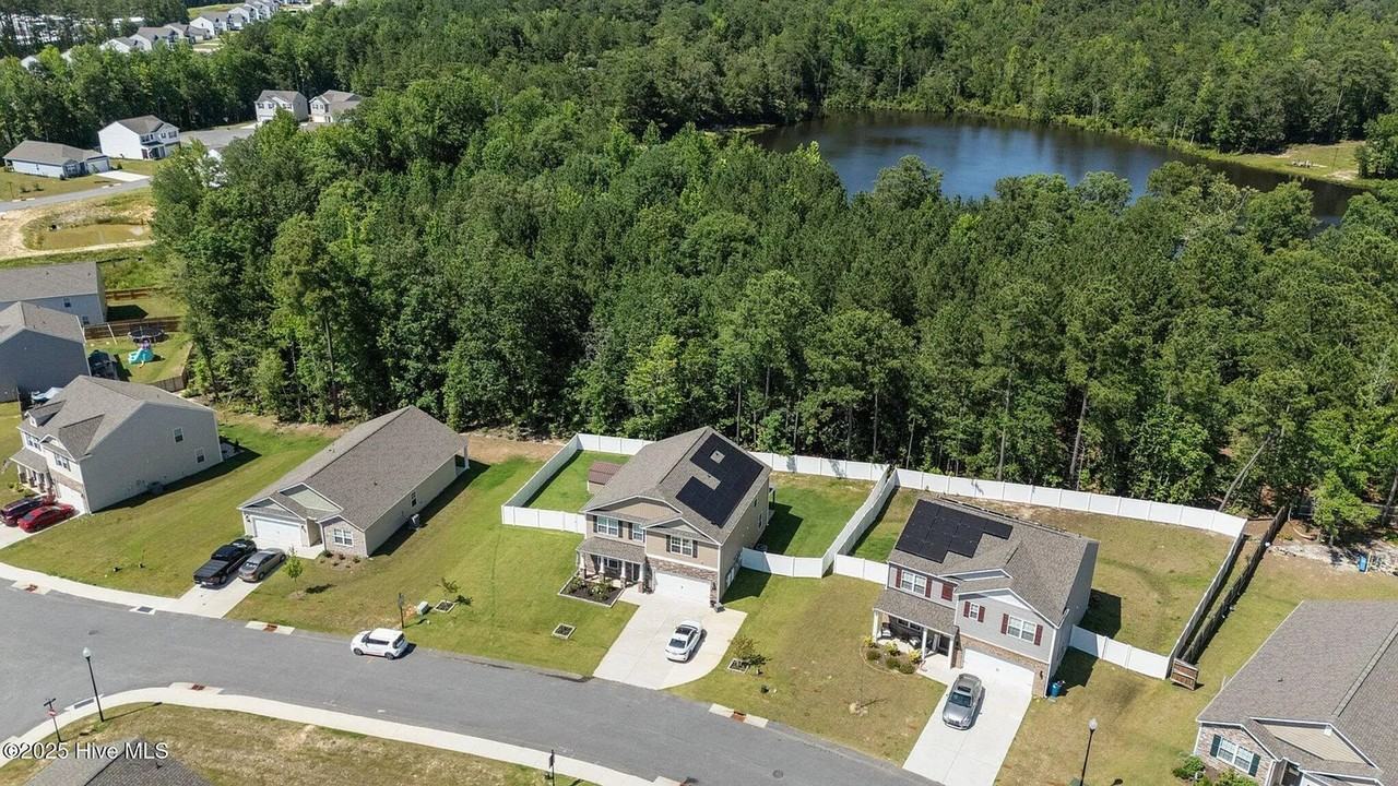 280 Robert Pl - Photo 3 of 25