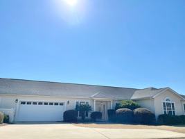 featured image of 39 Coastal Walk