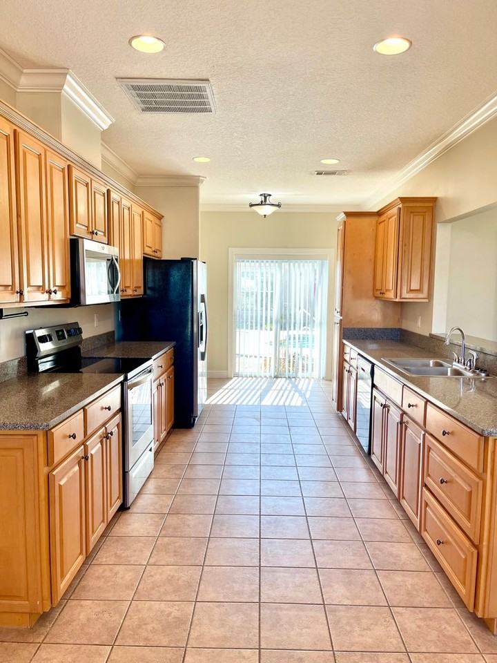 39 Coastal Walk - Photo 4 of 20