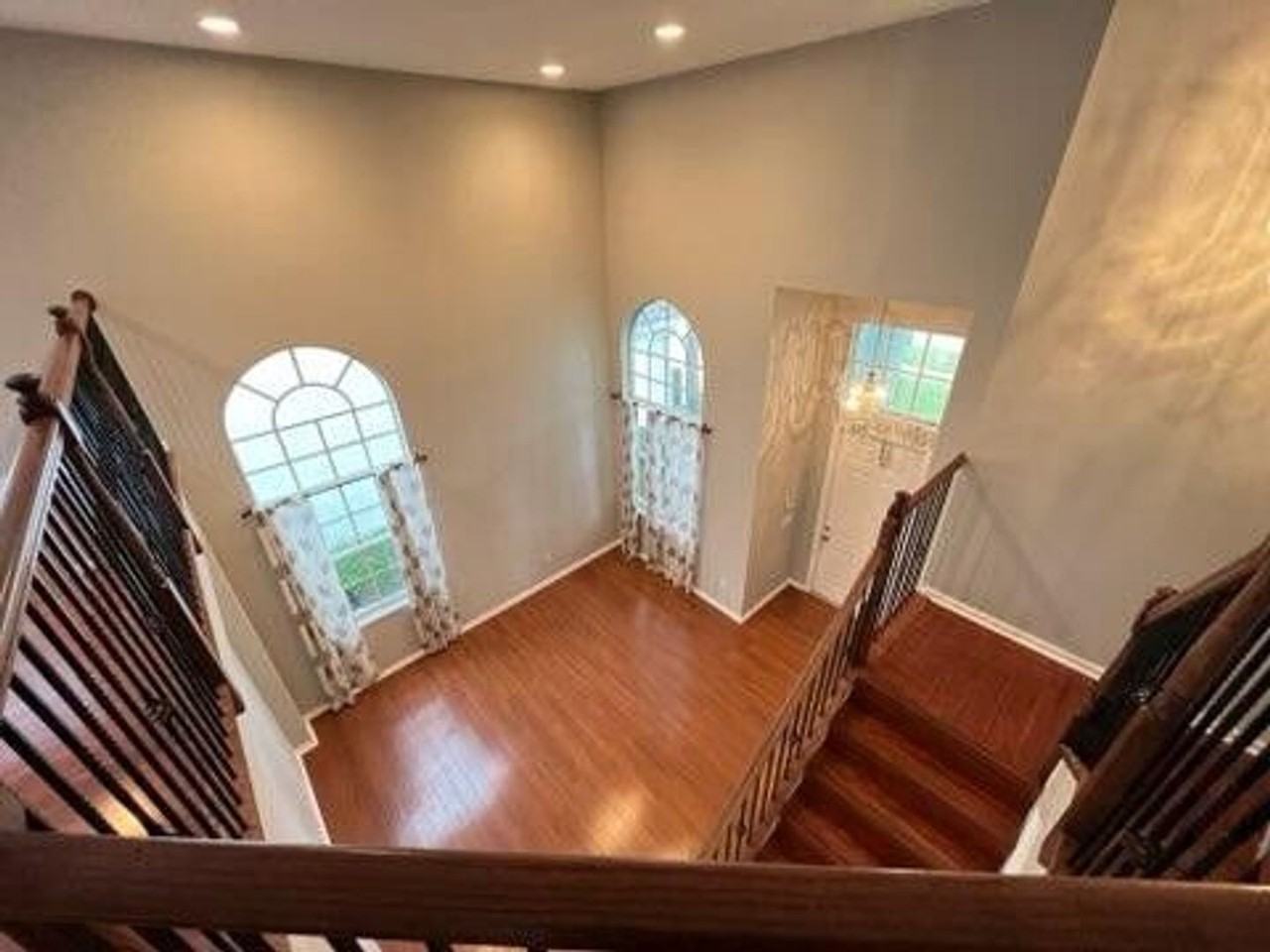 9142 Dupont Pl - Photo 6 of 18