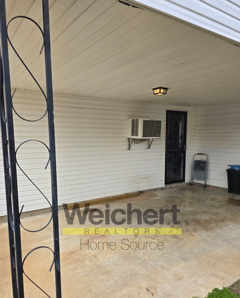 905 Kennedy St - Photo 2 of 15