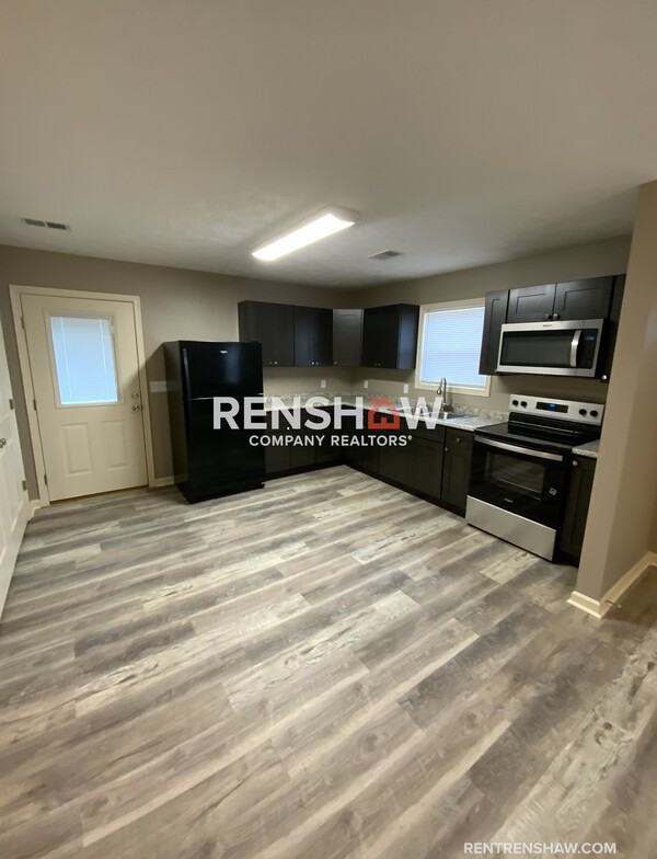 1716 Harris St - Photo 5 of 19