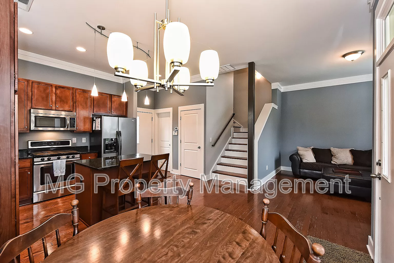 3475 Spencer St - Photo 3 of 21