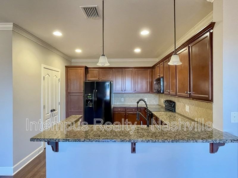 307 Seven Springs Way #303 - Photo 7 of 35