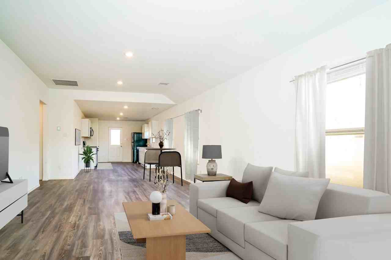 1718 Campos Ct - Photo 2 of 14