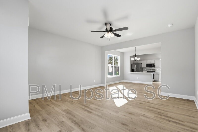 107 Virginia Ave - Photo 5 of 50