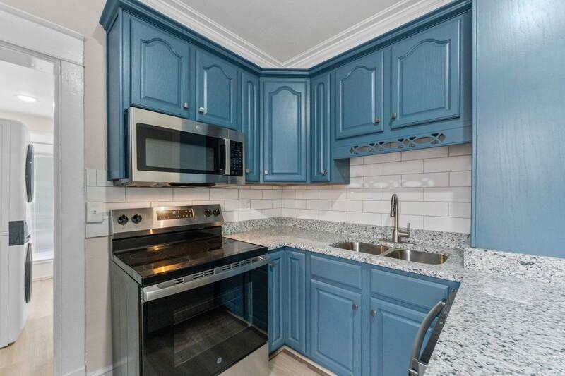 703 Hamilton Ave - Photo 3 of 18