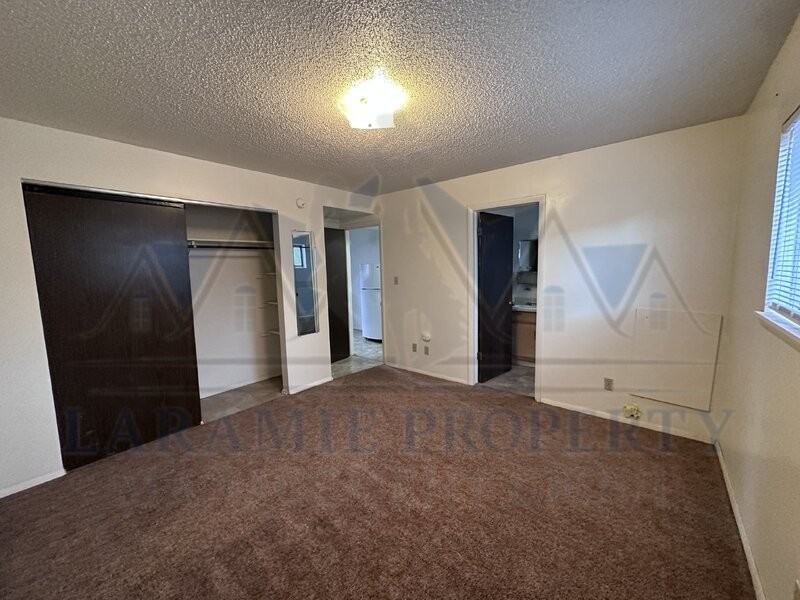 702 Downey St #17 - Photo 5 of 8