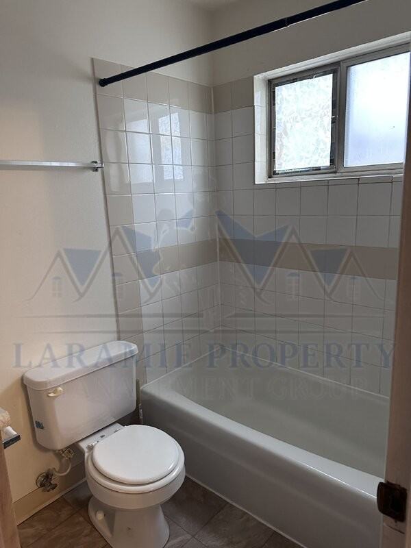 702 Downey St #17 - Photo 6 of 8