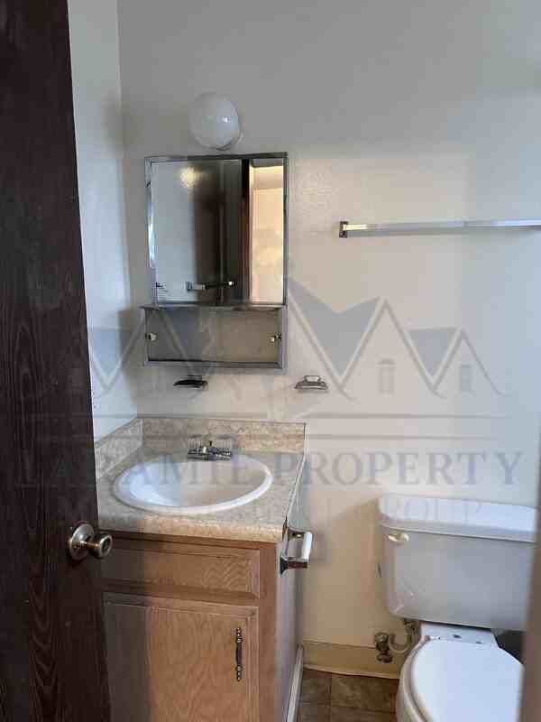 702 Downey St #17 - Photo 7 of 8