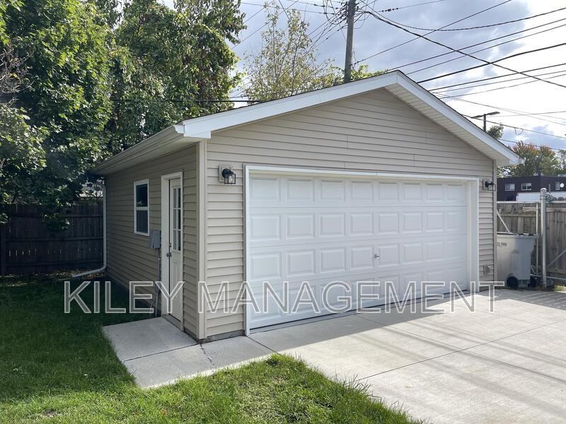 23028 Pilgrim Ave - Photo 5 of 21