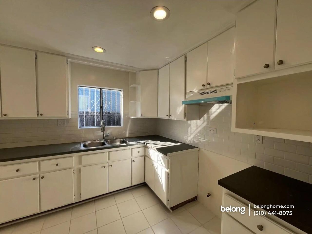 1110 W 92nd St - Photo 3 of 10