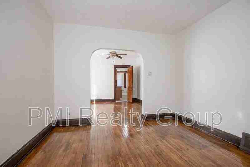 2936 E 128th St - Photo 5 of 28