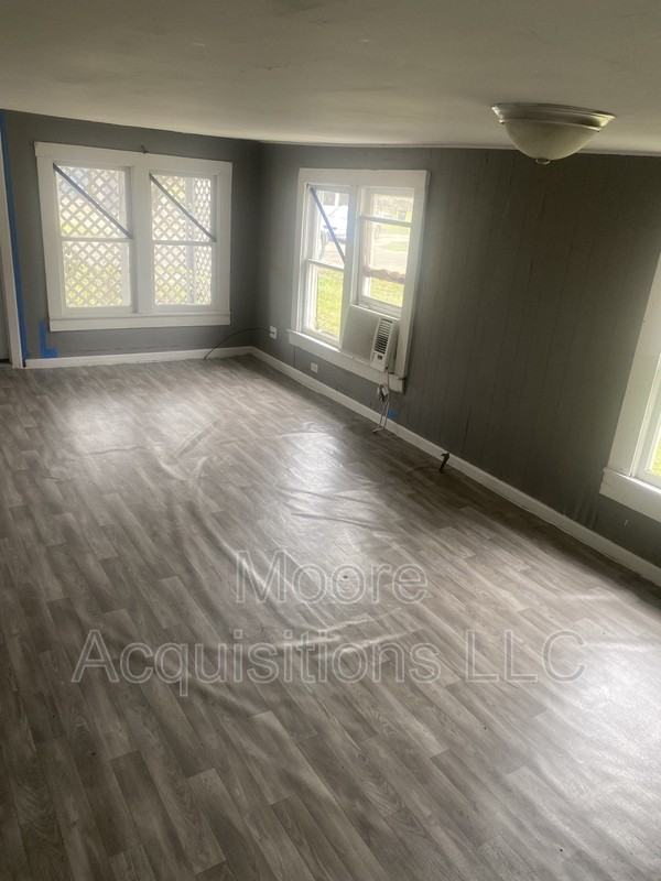 1809 Nowlin St - Photo 5 of 14