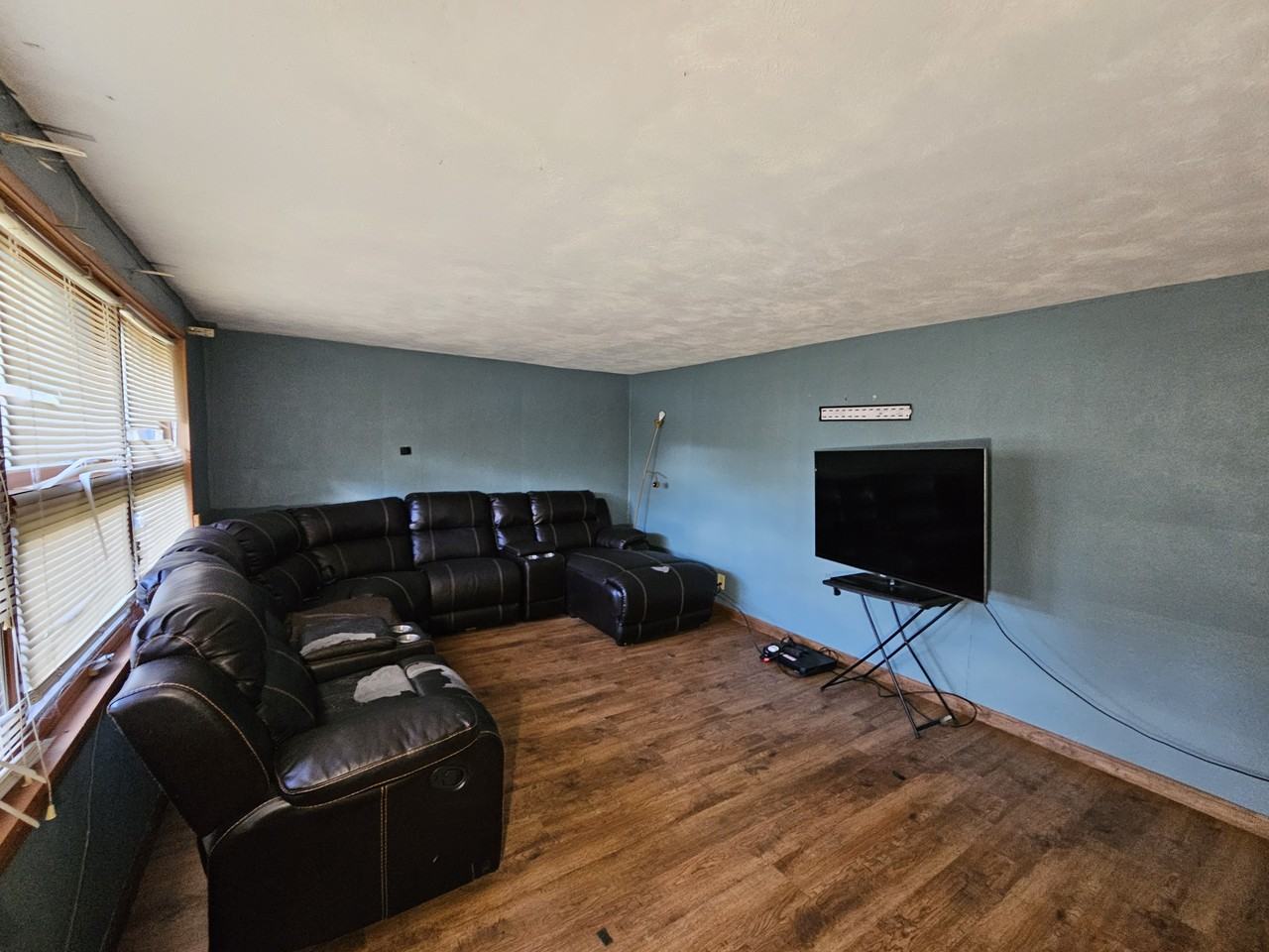 1611 Mousette Ln - Photo 2 of 9