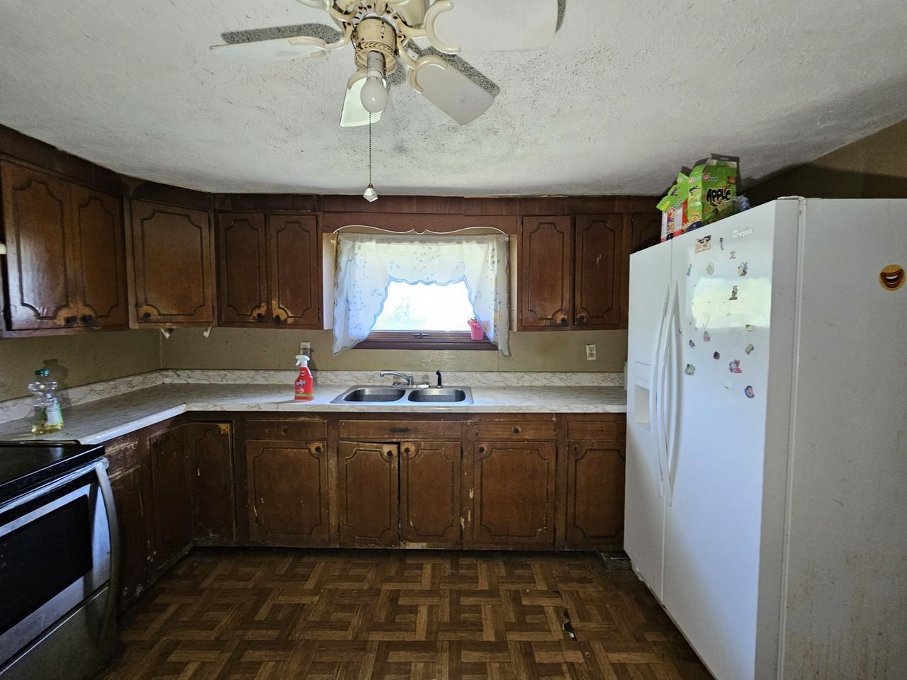 1611 Mousette Ln - Photo 3 of 9