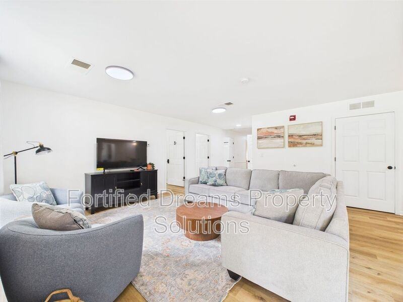 355 Ransom Rd - Photo 2 of 36