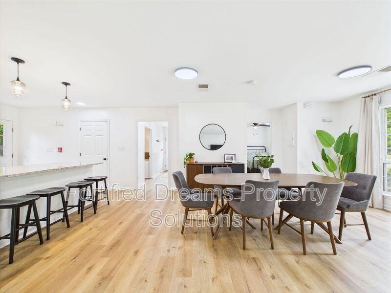 355 Ransom Rd - Photo 4 of 36