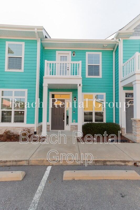 773 Moen Pl #C - Photo 2 of 26