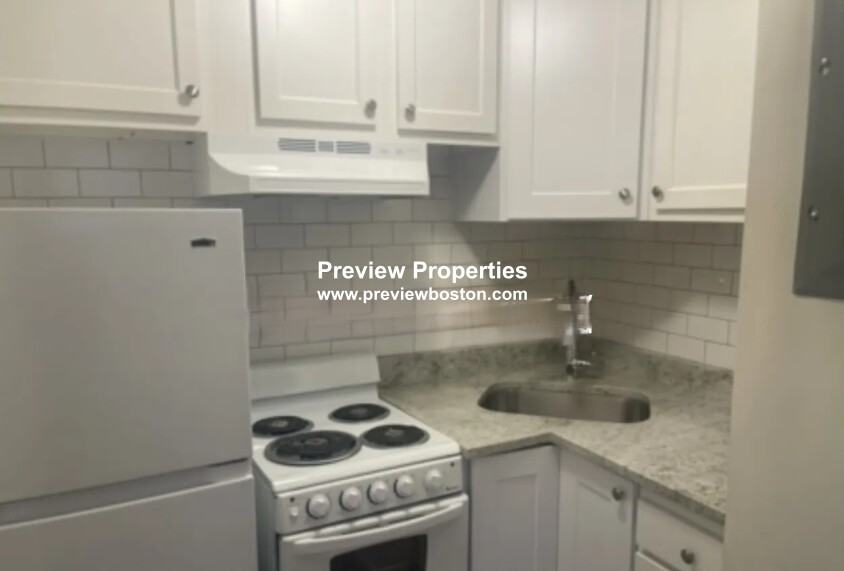 Commonwealth Ave #5P - Photo 6 of 7