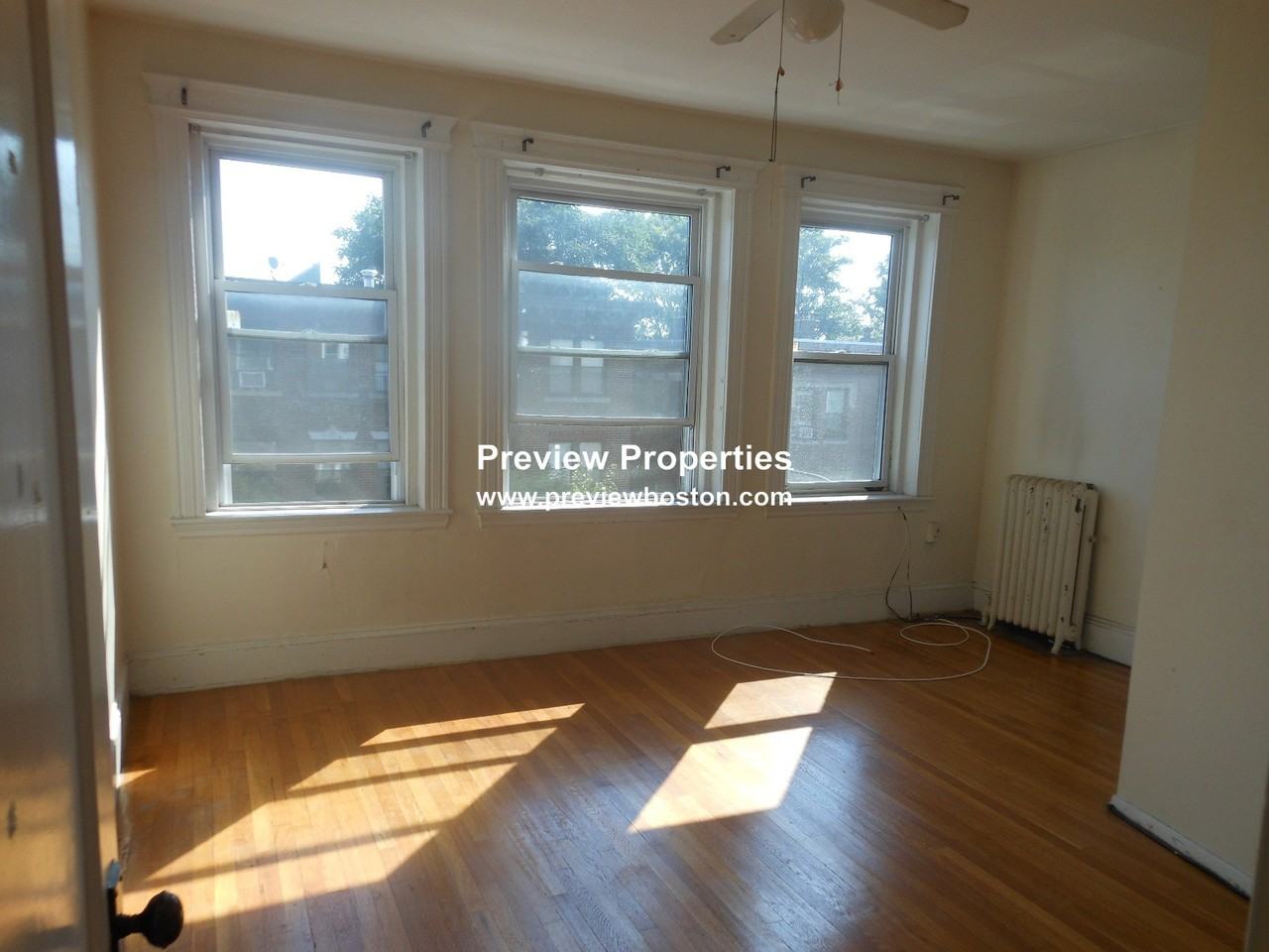 Park Vale Ave #9P - Photo 3 of 9