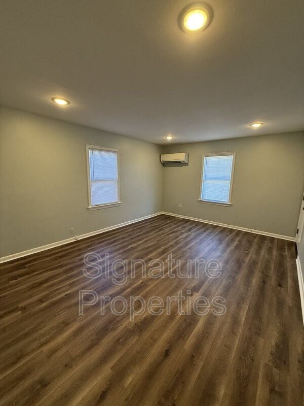 631 Quincy St #B - Photo 3 of 20