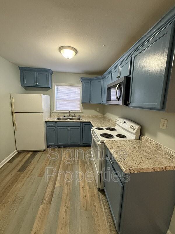 631 Quincy St #B - Photo 4 of 20