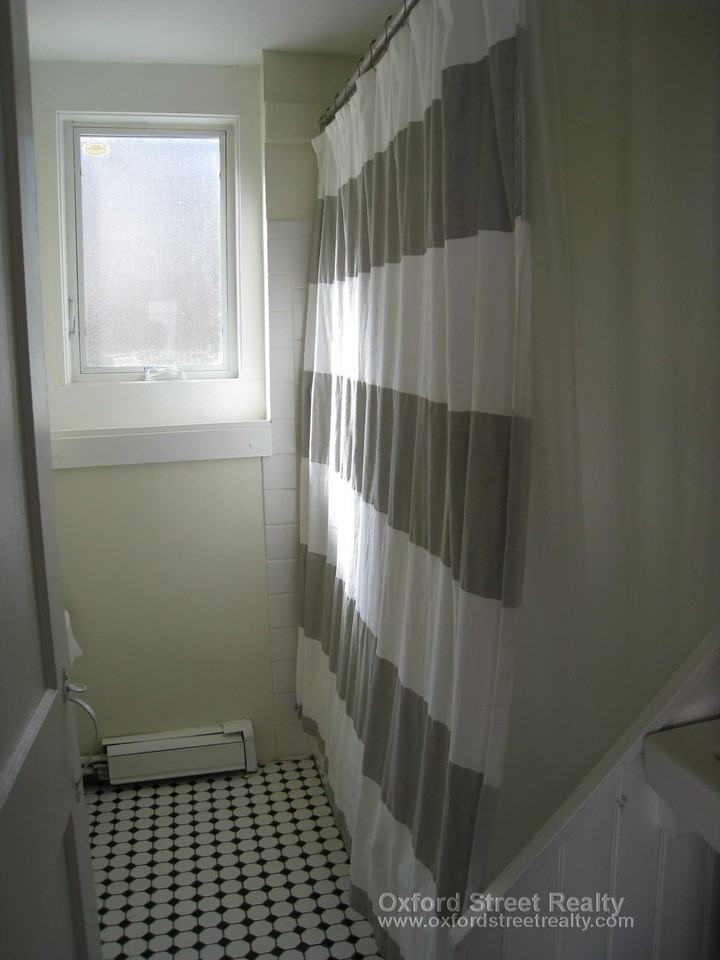 104 Kinnaird St #1 - Photo 7 of 7