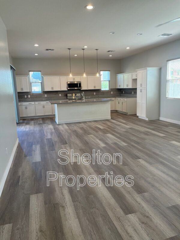 391 N 157th Ln - Photo 5 of 23