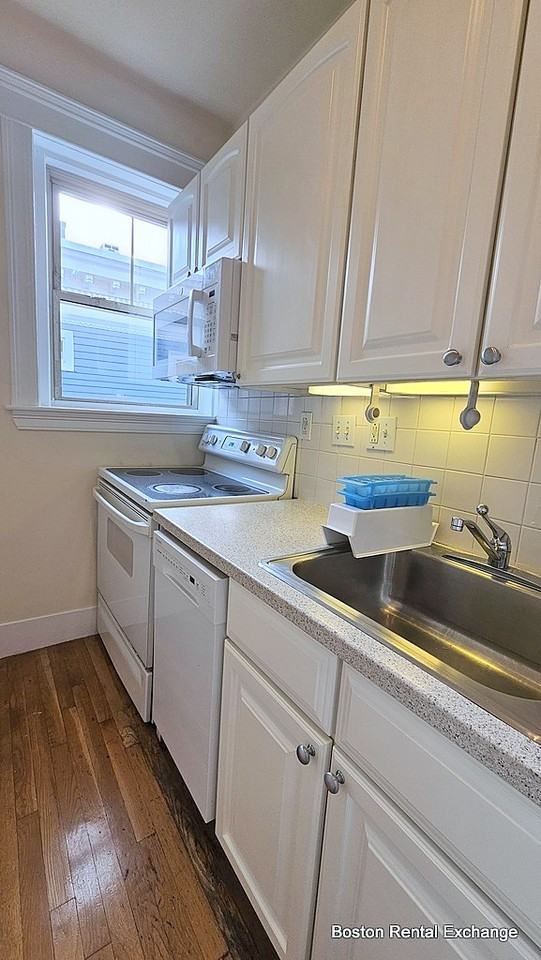 89 Trowbridge St #34 - Photo 7 of 10