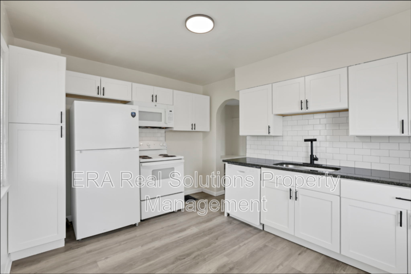 384 S Yale Ave - Photo 4 of 11