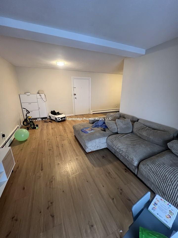 Greenwood St #13 - Photo 3 of 28