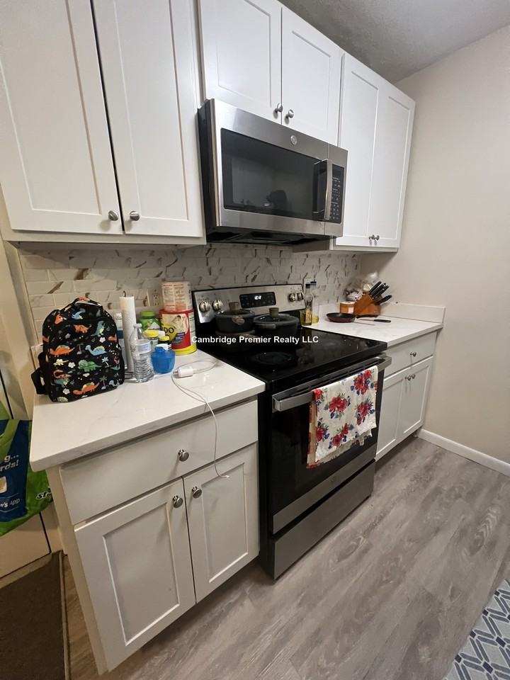 Greenwood St #13 - Photo 6 of 28