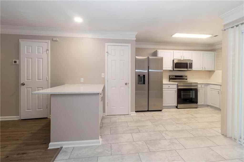 745 Crestwell Cir Sw - Photo 6 of 24